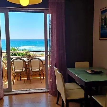 Отель Glyfada Beachfront A3g 58a 3*